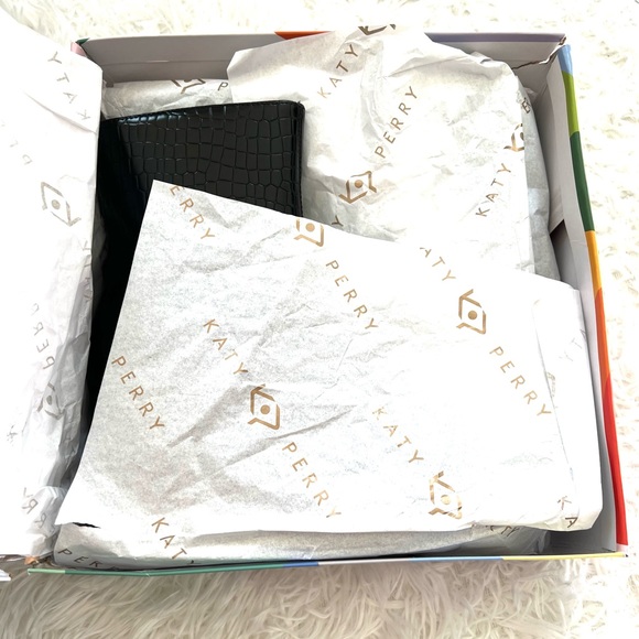 🌸 Katy Perry Women's The Luvlie Bootie Ankle Boot - Picture 4 of 5